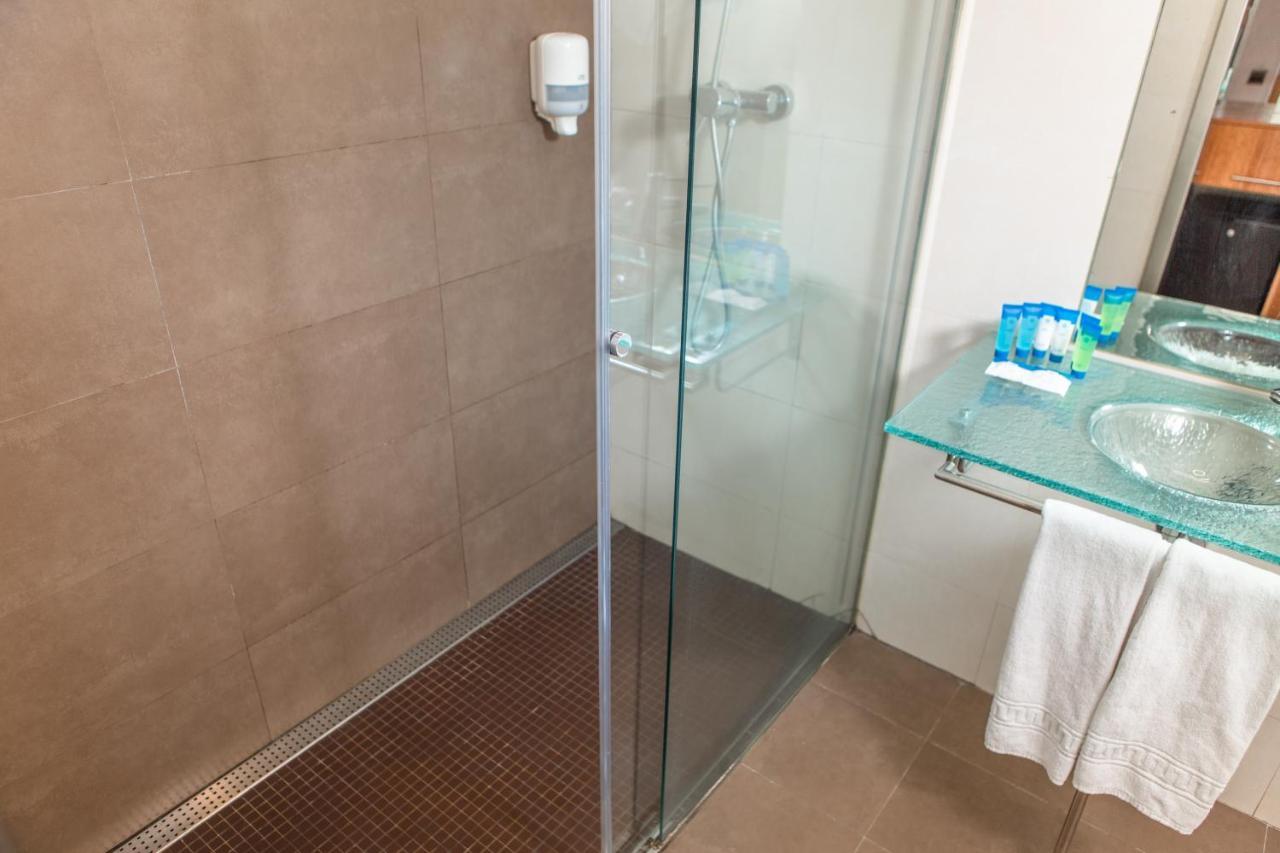 Chambre Quadruple (2 Adultes)