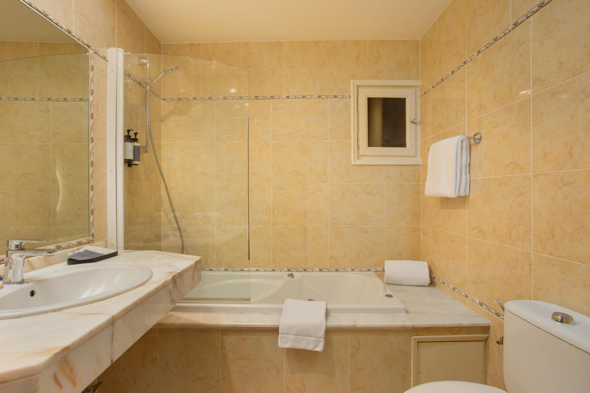 Comfort Double or Twin Room